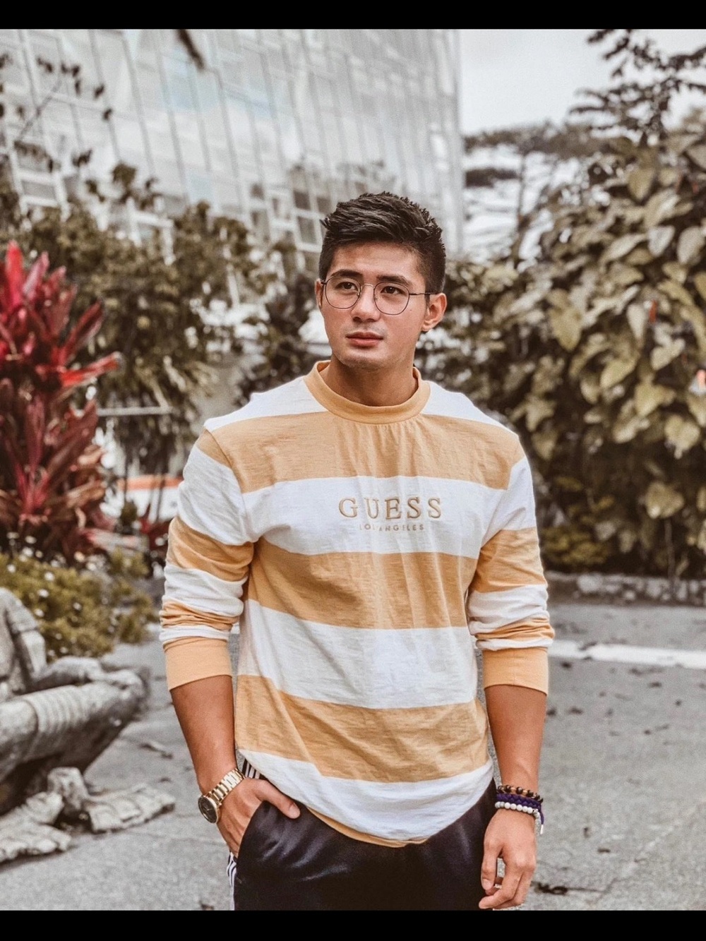 GUESS Men's Wide-Stripe Long Sleeve Tee in yellow and White